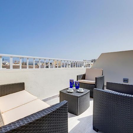 Chic 2Br Penthouse Steps From The Promenade Apartman Sliema Kültér fotó