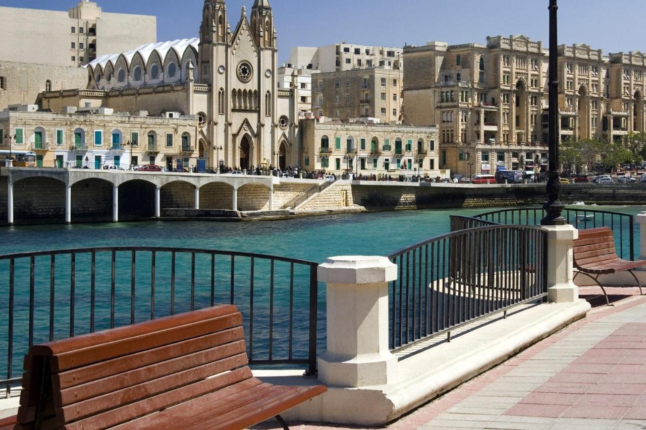 Chic 2Br Penthouse Steps From The Promenade Apartman Sliema Kültér fotó